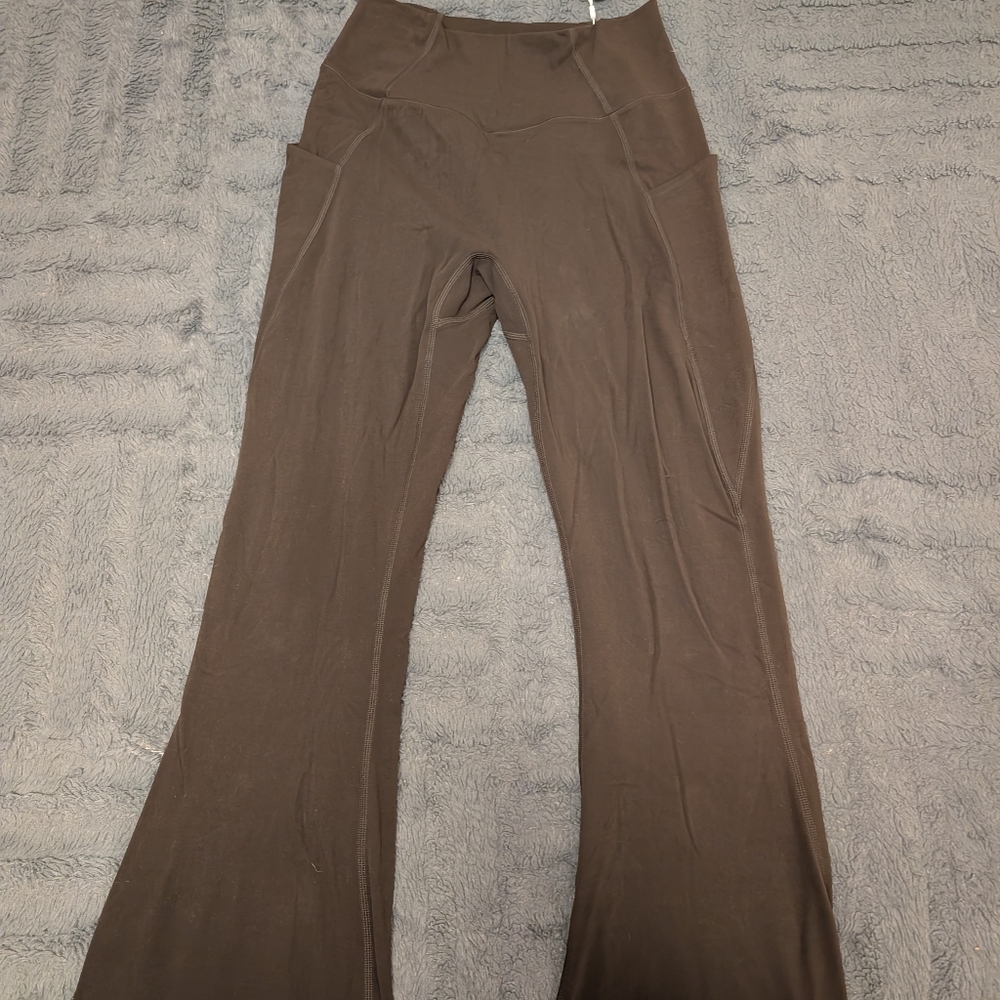 Buff Bunny Flared Leggings